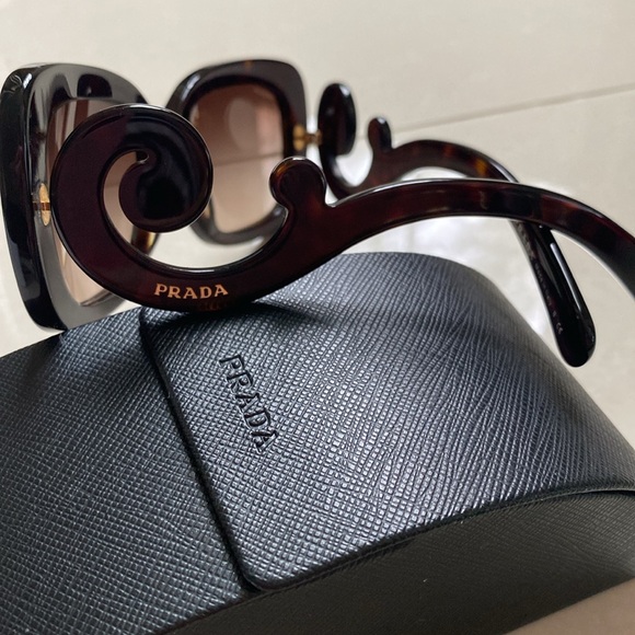 Prada Black iconic scroll arm sunglasses - Picture 2 of 7